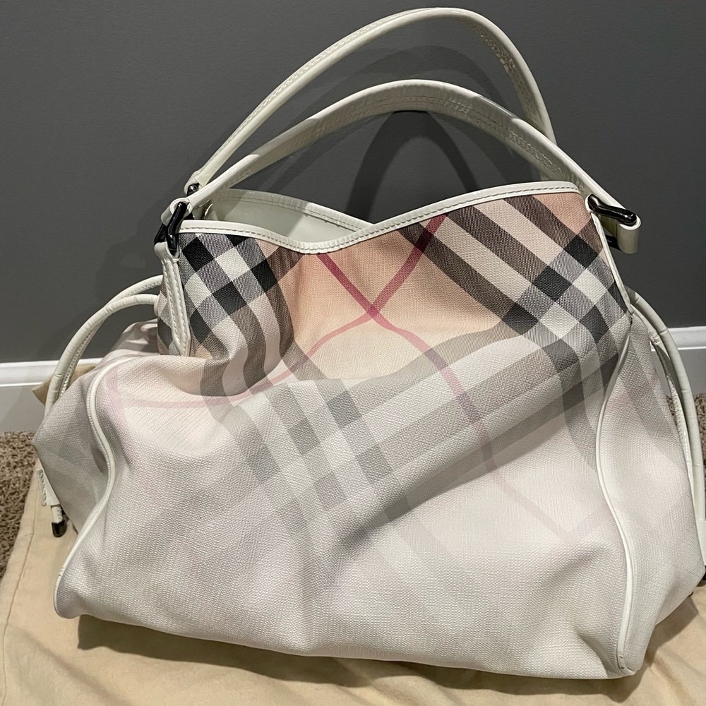 Authentic used Burberry Bag - GREAT summer style